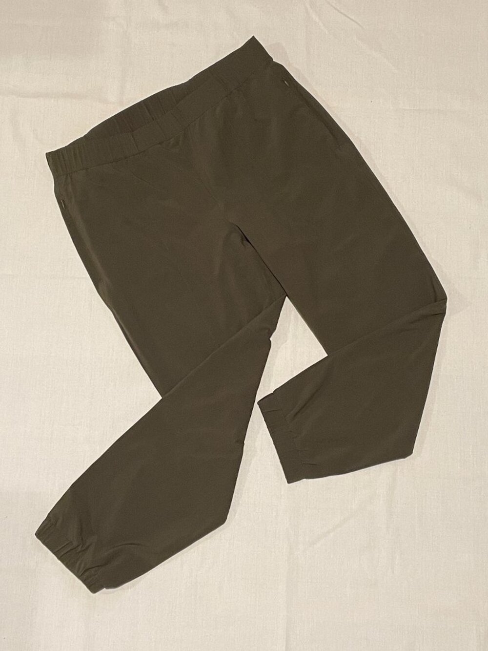 Banana Republic army green jogger style business casual pants